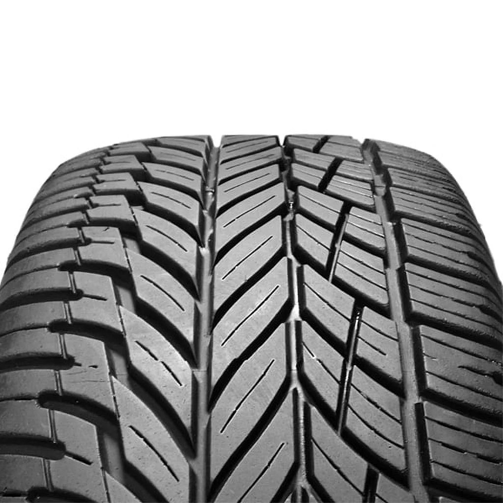 Set of 4 Vogue Custom Built Radial VIII 235/55R18 104V XL White/Gold Sidewall Tires 0.3206.132 / 235/55/18 / 2355518 Fits: 2010-16 Chevrolet Equinox LTZ, 2017 Chevrolet Equinox LT