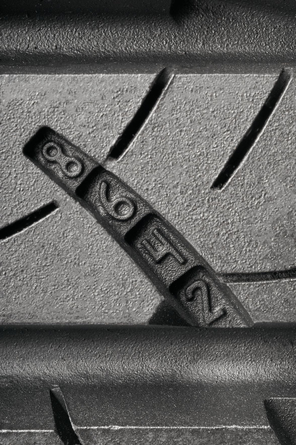 Goodyear Assurance Outlast 225/60R17 99H All-Season Tire Fits: 2018-23 Subaru Crosstrek Convenience, 2019-21 Subaru Forester Convenience