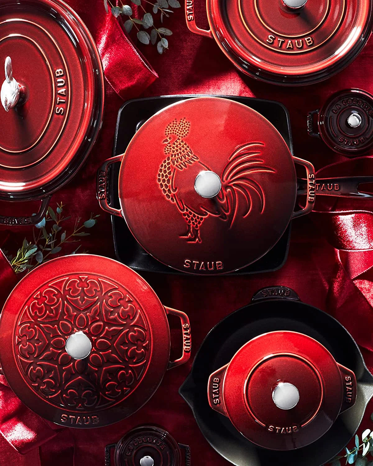 Staub Cast Iron 1.5-qt Petite French Oven - Grenadine