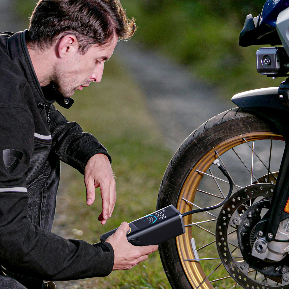 Fanttik S200 APEX Powerful Portable Air Pump and Tire Inflator with Power Bank