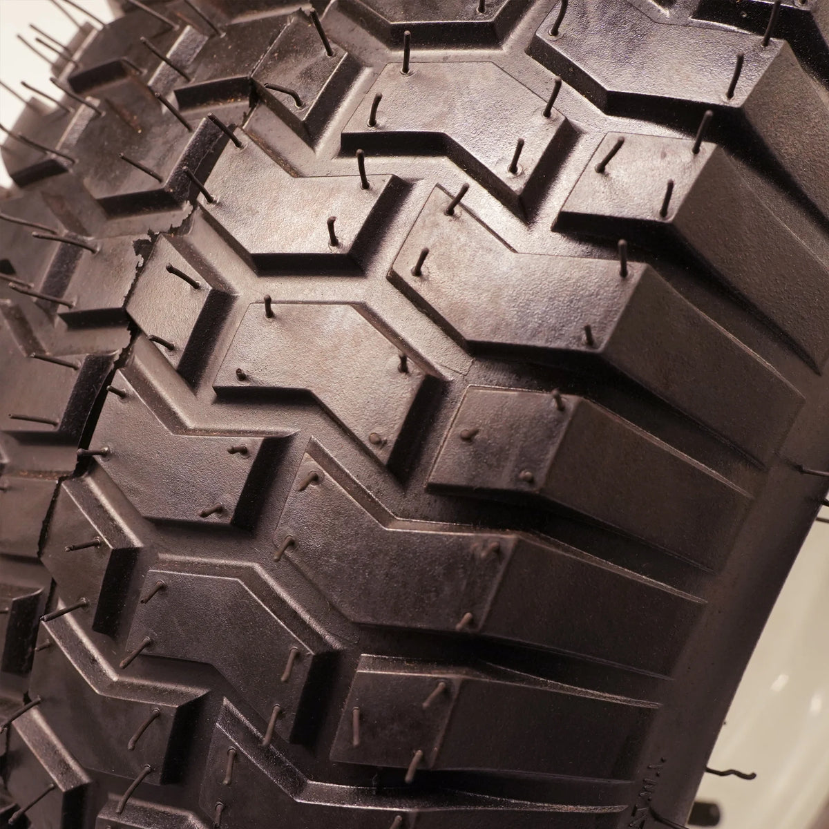 Set of 2 20x8.00-8 Lawn Mower Tire and Wheel Tubeless with 3/4 Bushing, 3.5��Offset Hub and 3 1/16�� Keyway 20x8x8 Lawn Mower Tire with Rim for Tractor Rear, Turf Tread 20 inch Wheels