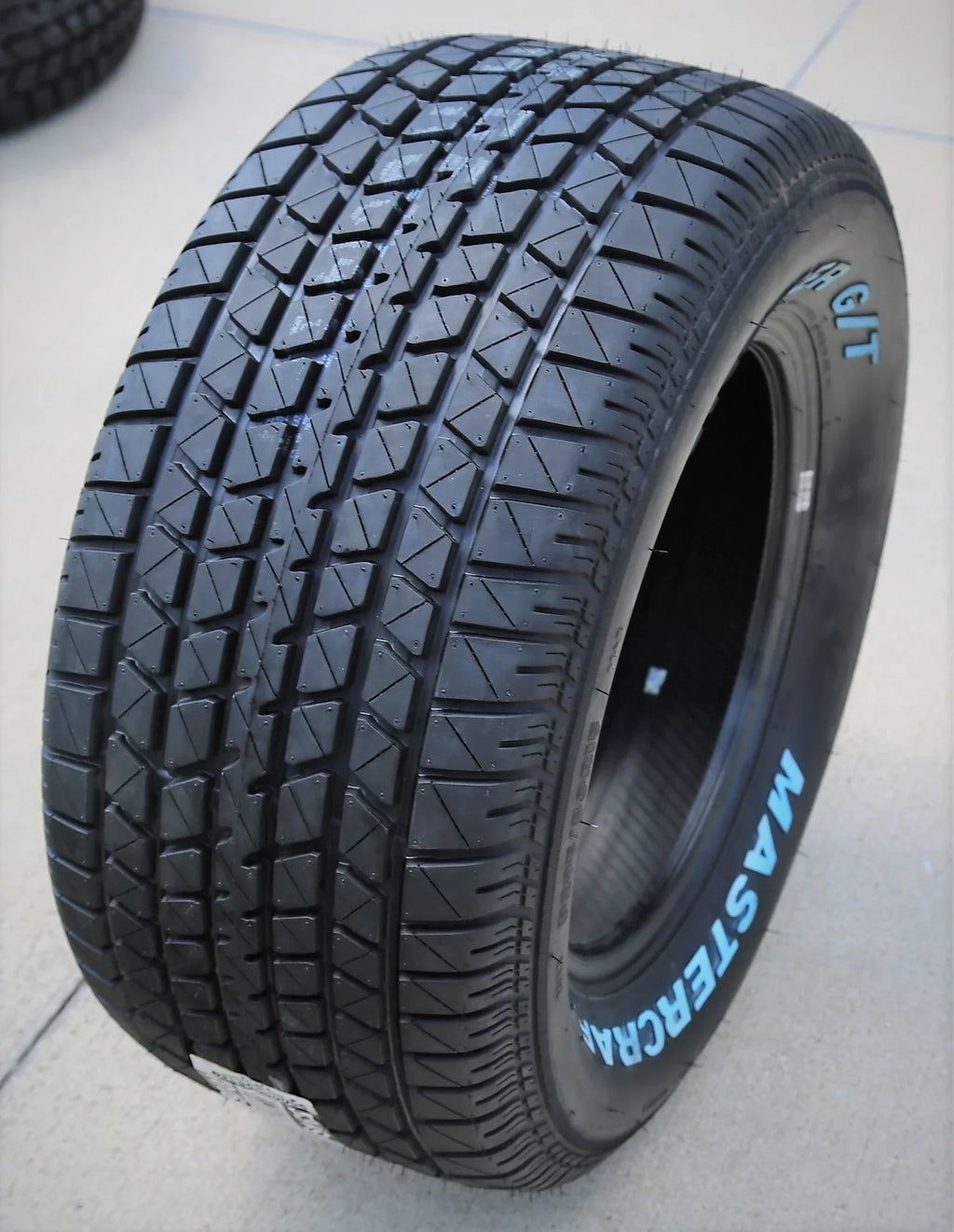 Set of 4 Mastercraft Avenger G/T 235/60R15 98T a/s All Season Tires