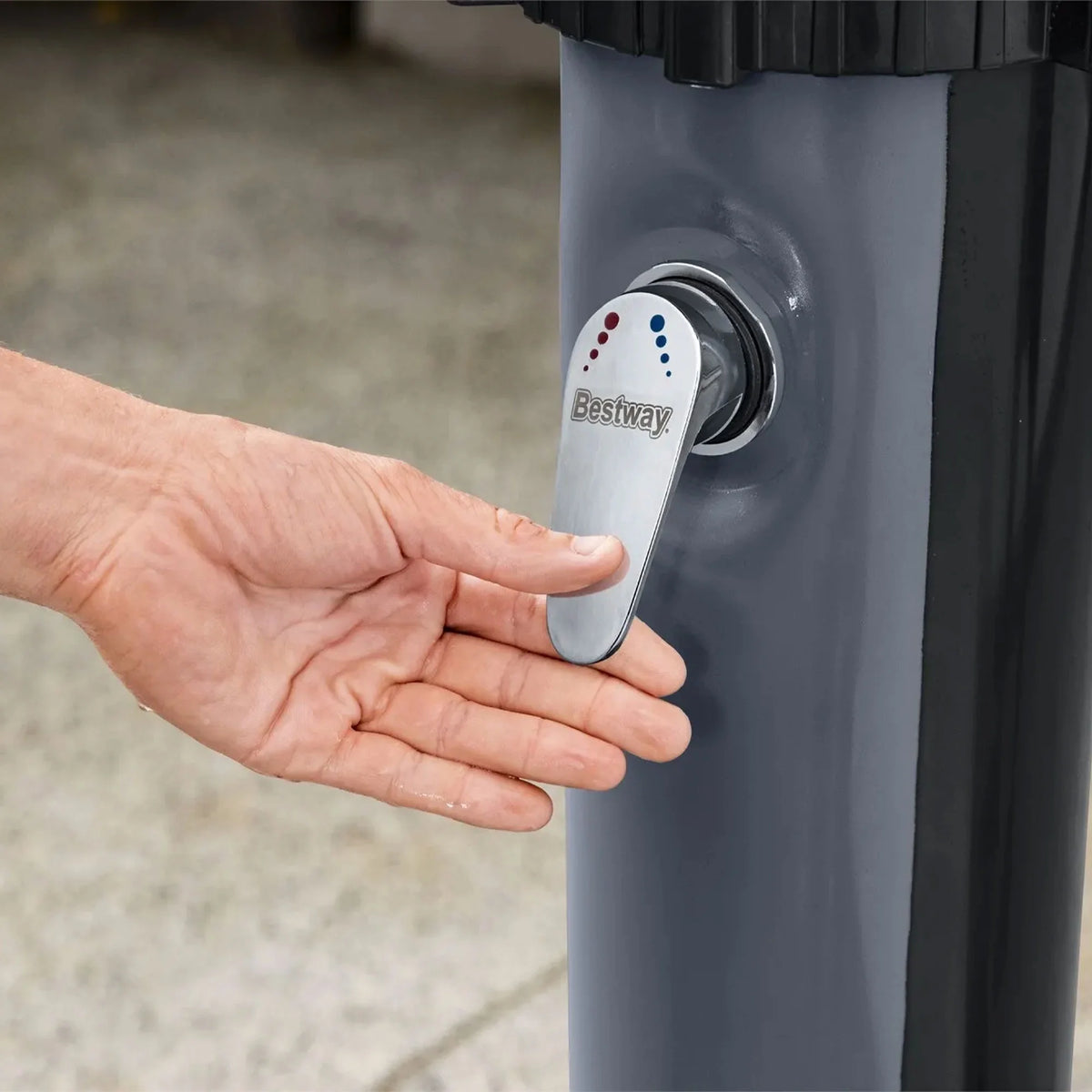 Bestway SolarFlow Outdoor Shower 2gal/8L: Oversized Shower Head and Stand, Easy Installation, & Adjustable Water Flow. Experience the ultimate convenience.