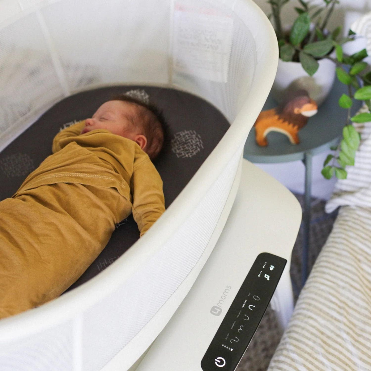 4moms MamaRoo Sleep Bassinet. Baby Bedside Bassinet. Supports Babys Sleep with Adjustable Features 5 Motions. 5 Speeds. 4 Soothing Sounds and 2 Heights