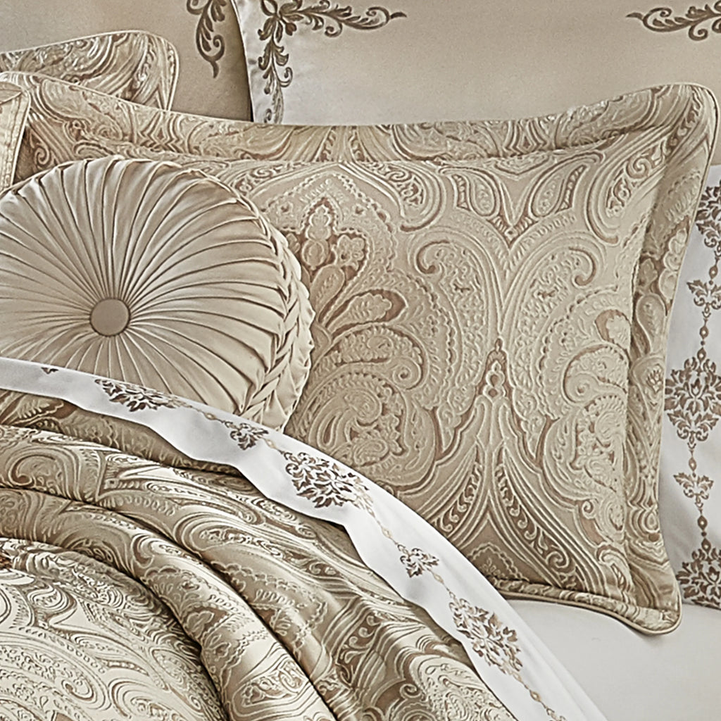 J. Queen New York  Trinity Comforter Set King