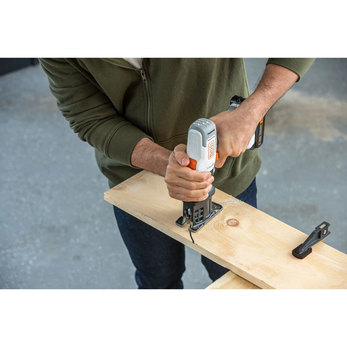 BLACK+DECKER 20V MAX* Matrix Cordless Combo Kit, 6-Tool, White And Orange, (BDCDMT1206KITWC)
