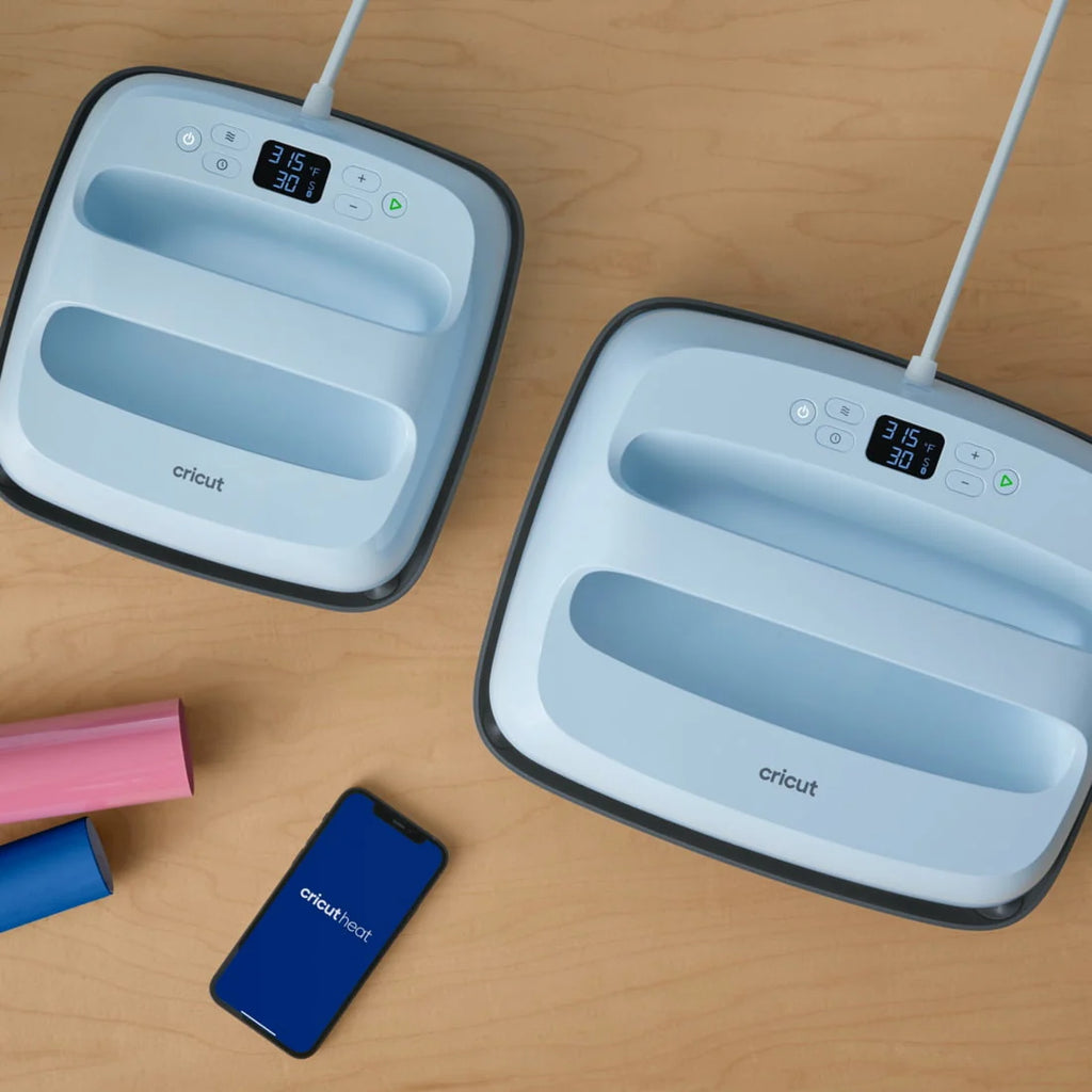 Cricut EasyPress® 3 - 12 in x 10 in - Bluetooth®-Enabled Handheld Heat Press