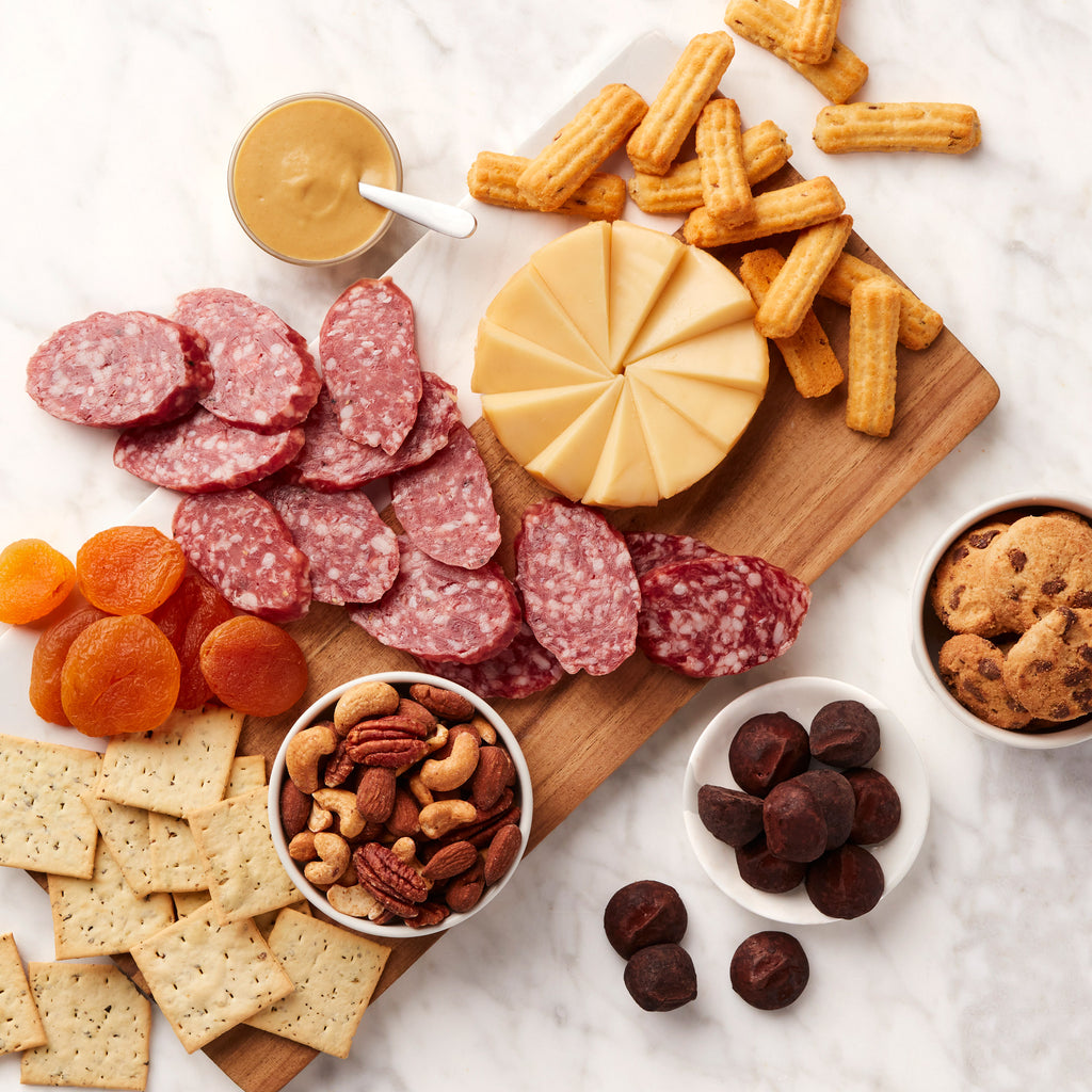 Hickory Farms Sweet & Savory Snacks Gift Basket