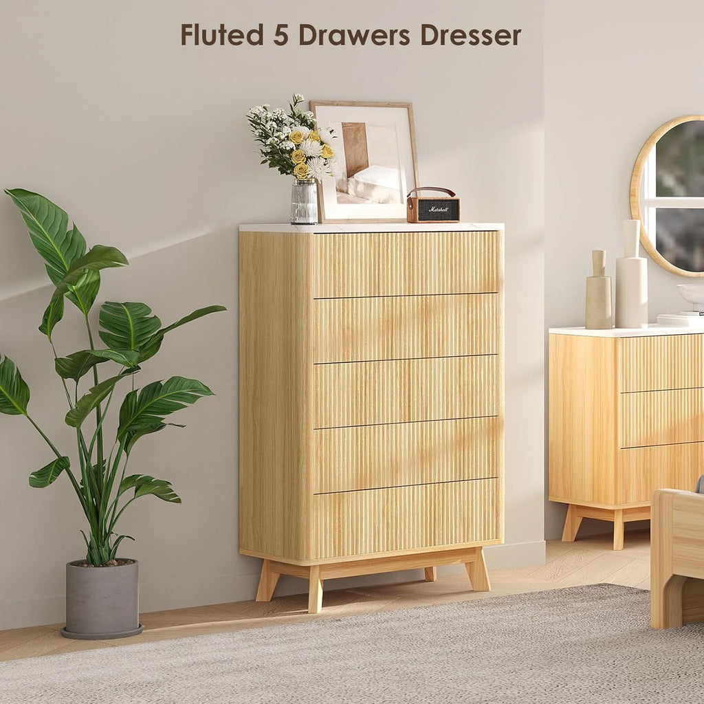 Selooye Fluted 5 Drawers Dresser, 47" Tall Modern Chest of Drawers with Faux Marble Top, Curved Profile Design, Wood Drawer Organizer for Bedroom, Living Room, Hallway, Entryway, Natural Oak