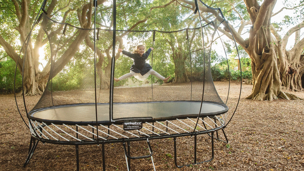 Springfree 8 x 13 ft Large Oval Trampoline w/ Safety Net & SoftEdge Mat