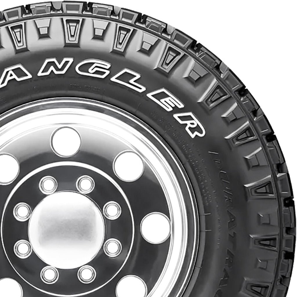 Goodyear Wrangler DuraTrac Studdable Rugged Terrain LT235/75R15 104/101Q C Light Truck Tire