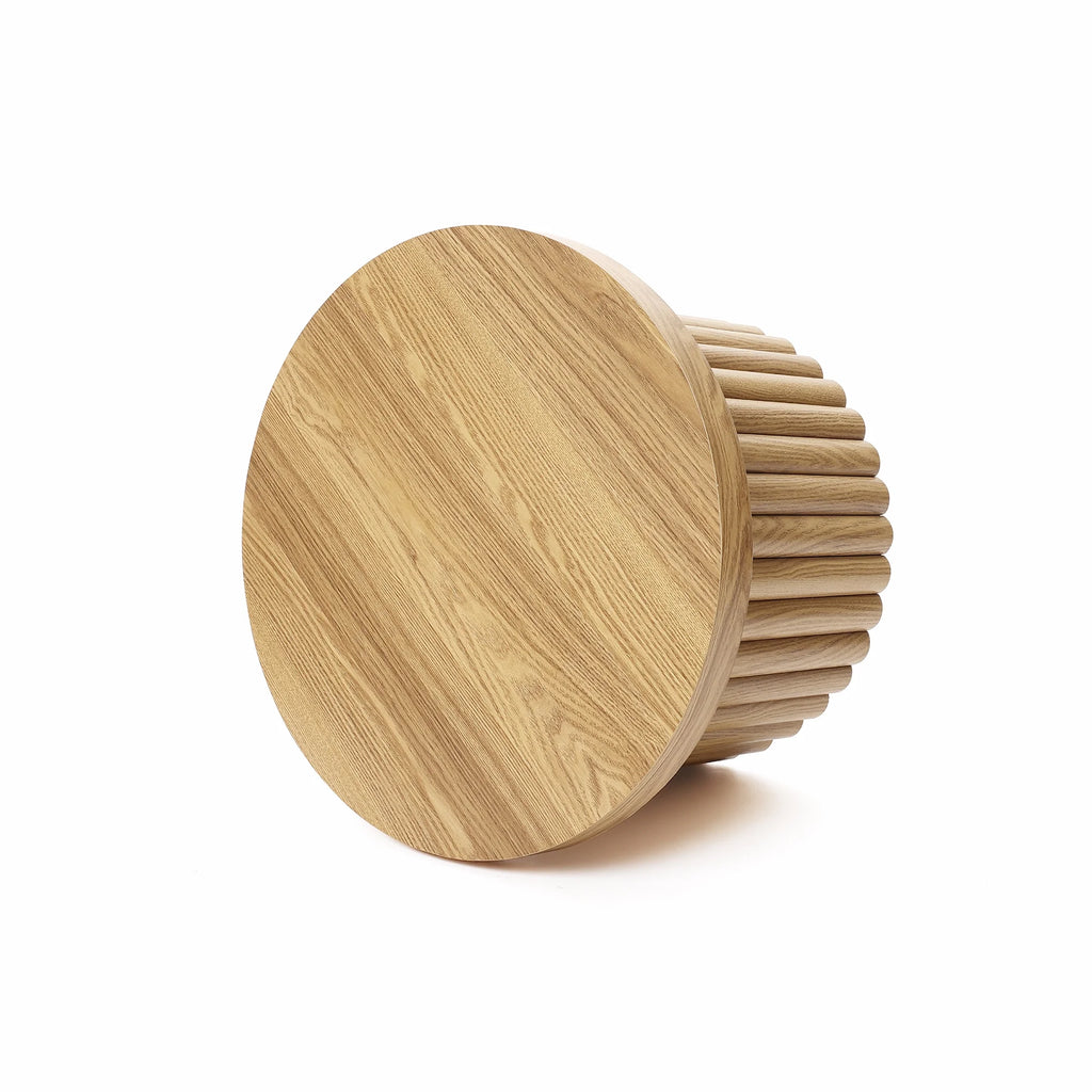 LuxenHome Wood Round Side Table, 19" Fluted End Table for Small Spaces, Mid Century Modern Wooden Accent Tables, Small Bedside Table, Couch Side Table, Nightstand for Living Room Bedroom Couch