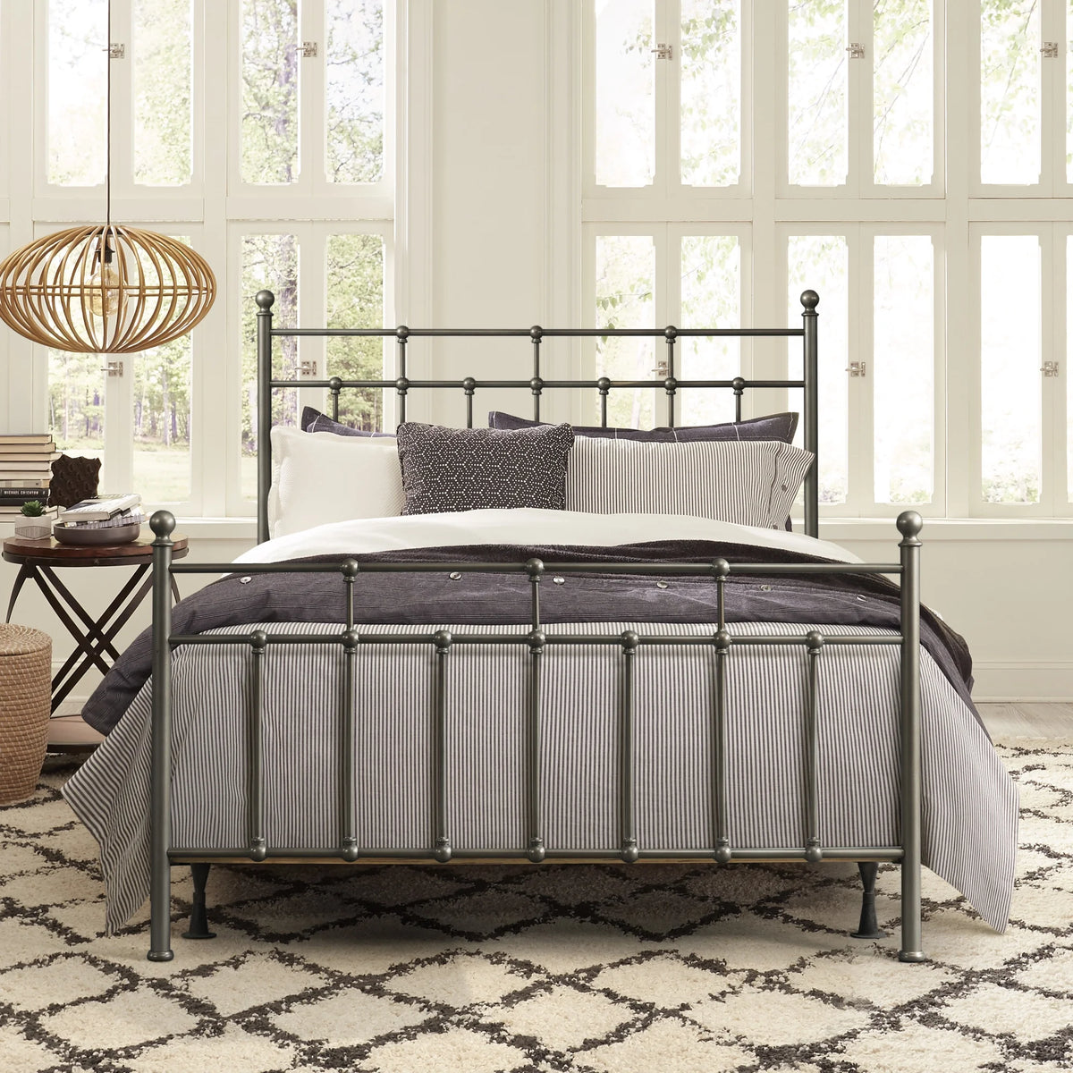 Hillsdale Furniture Providence Metal Full Bed with Spindle and Casting Design, Antique Bronze
