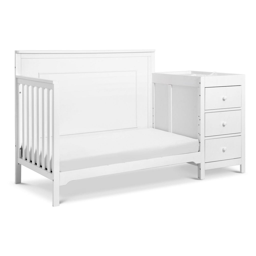 Carter-s by DaVinci Dakota 4-in-1 Convertible Crib and Changer. White