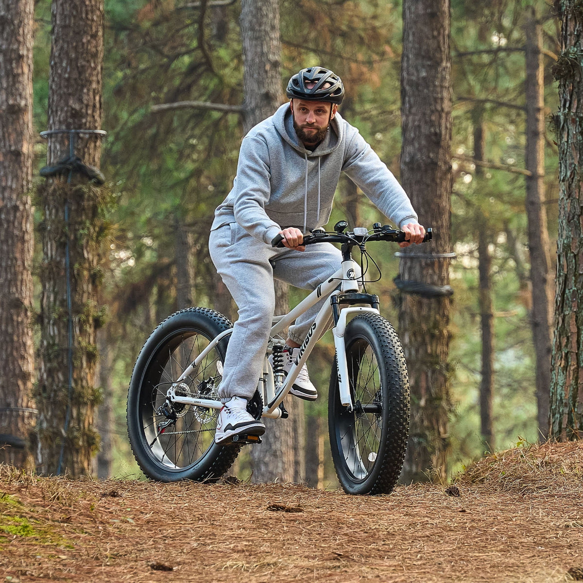 VIRIBUS 26" Fat Tire Mountain Bike Full Suspension Bike with 21 Speeds Disc Brakes White
