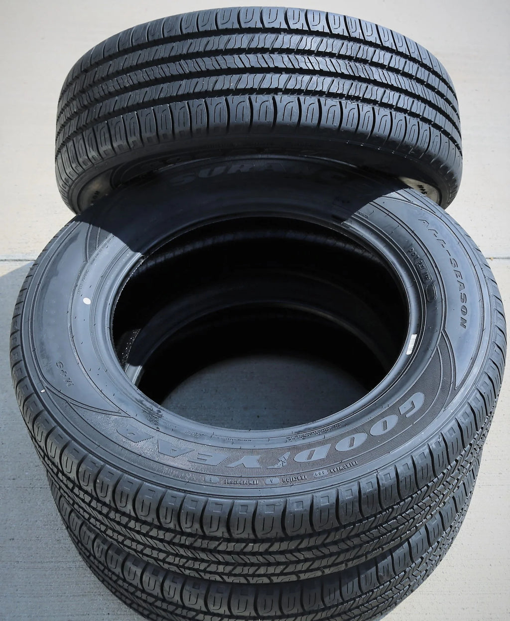 Set of 4 Goodyear Assurance All-Season 225/55R17 97T a/s Tires