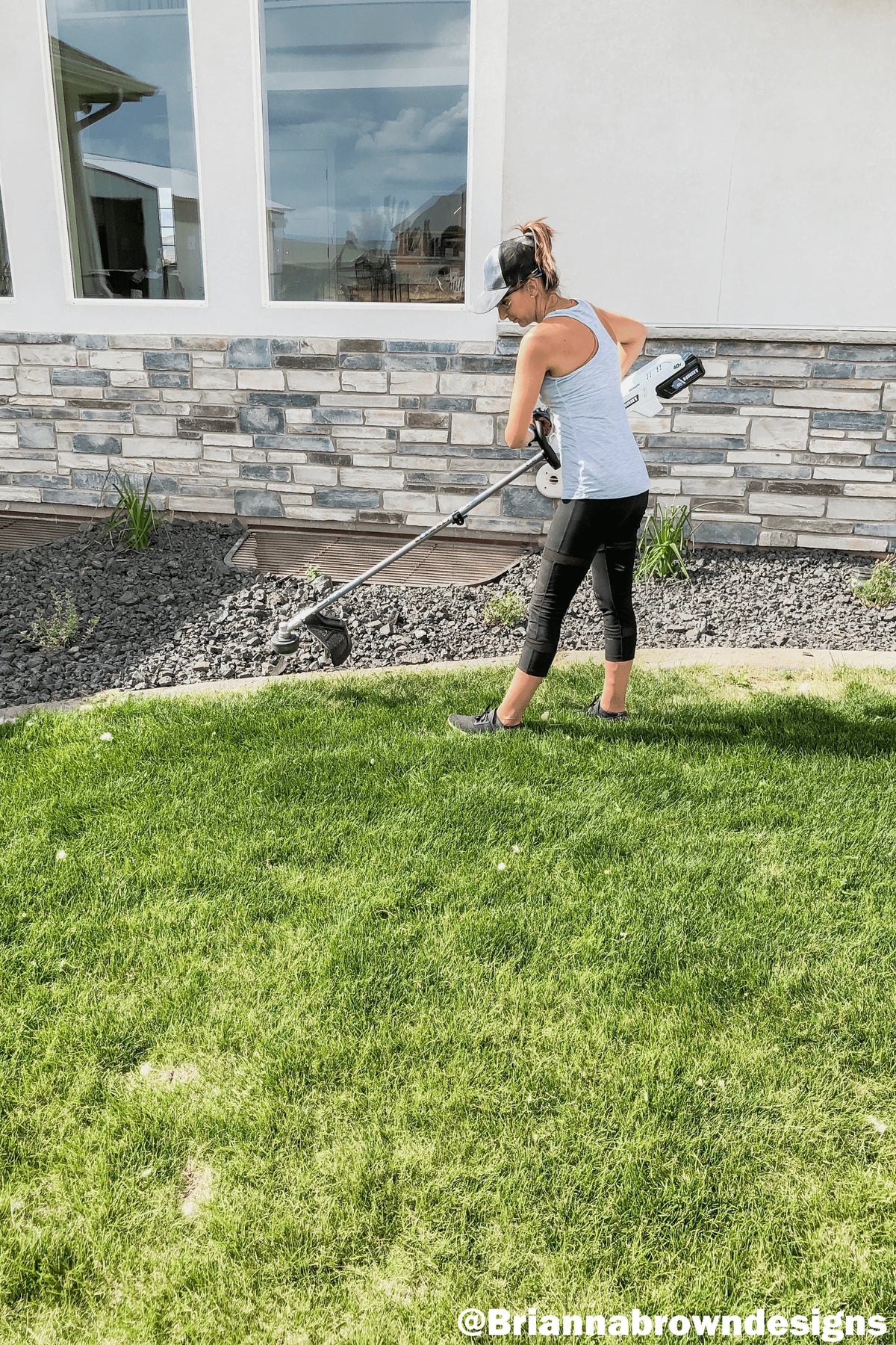 HART 40-Volt Cordless Attachment Capable 15-inch String Trimmer Kit, (1) 4.0Ah Lithium-Ion Battery